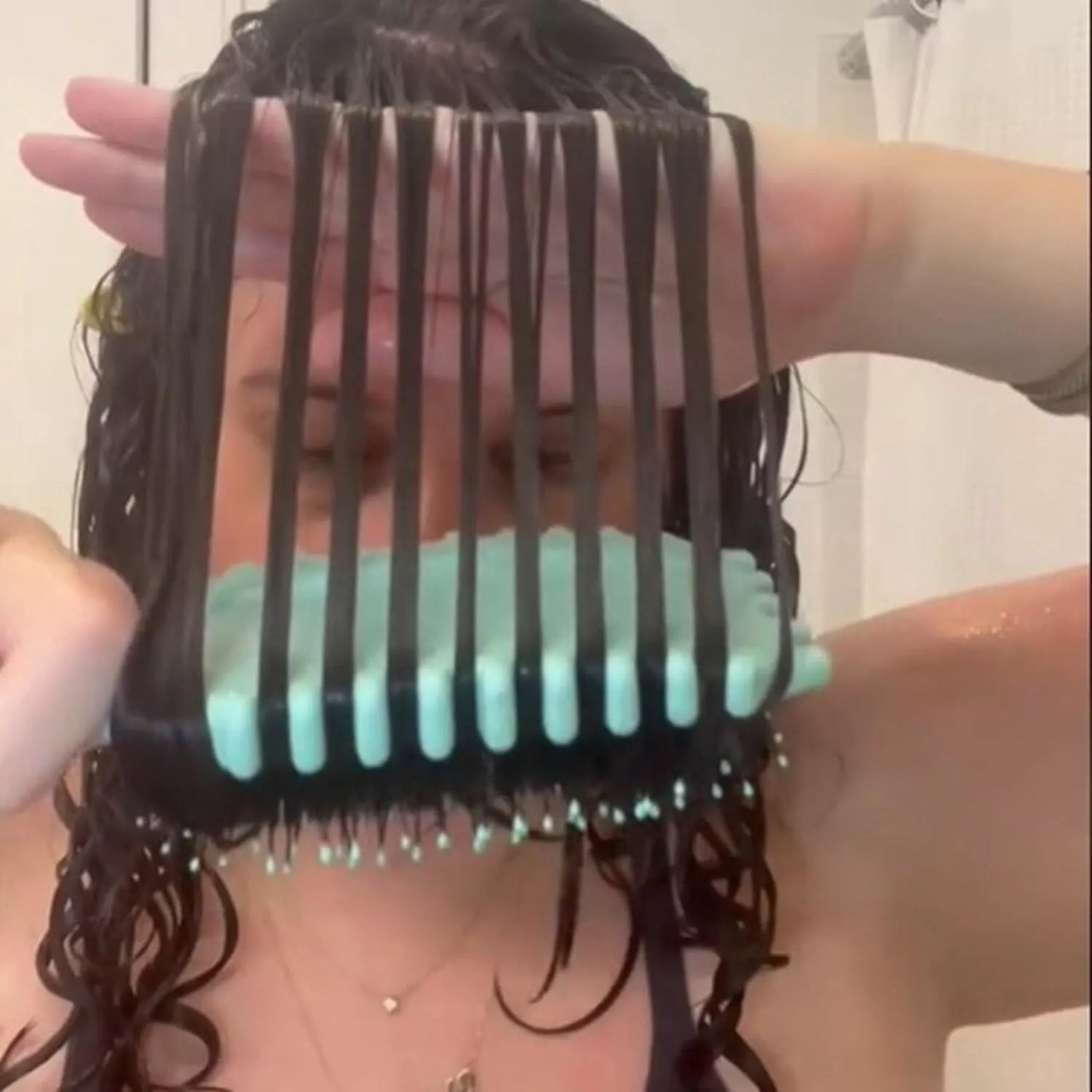 Bounce Curl Define Styling Brush – Perfect Your Curls with Every Stroke